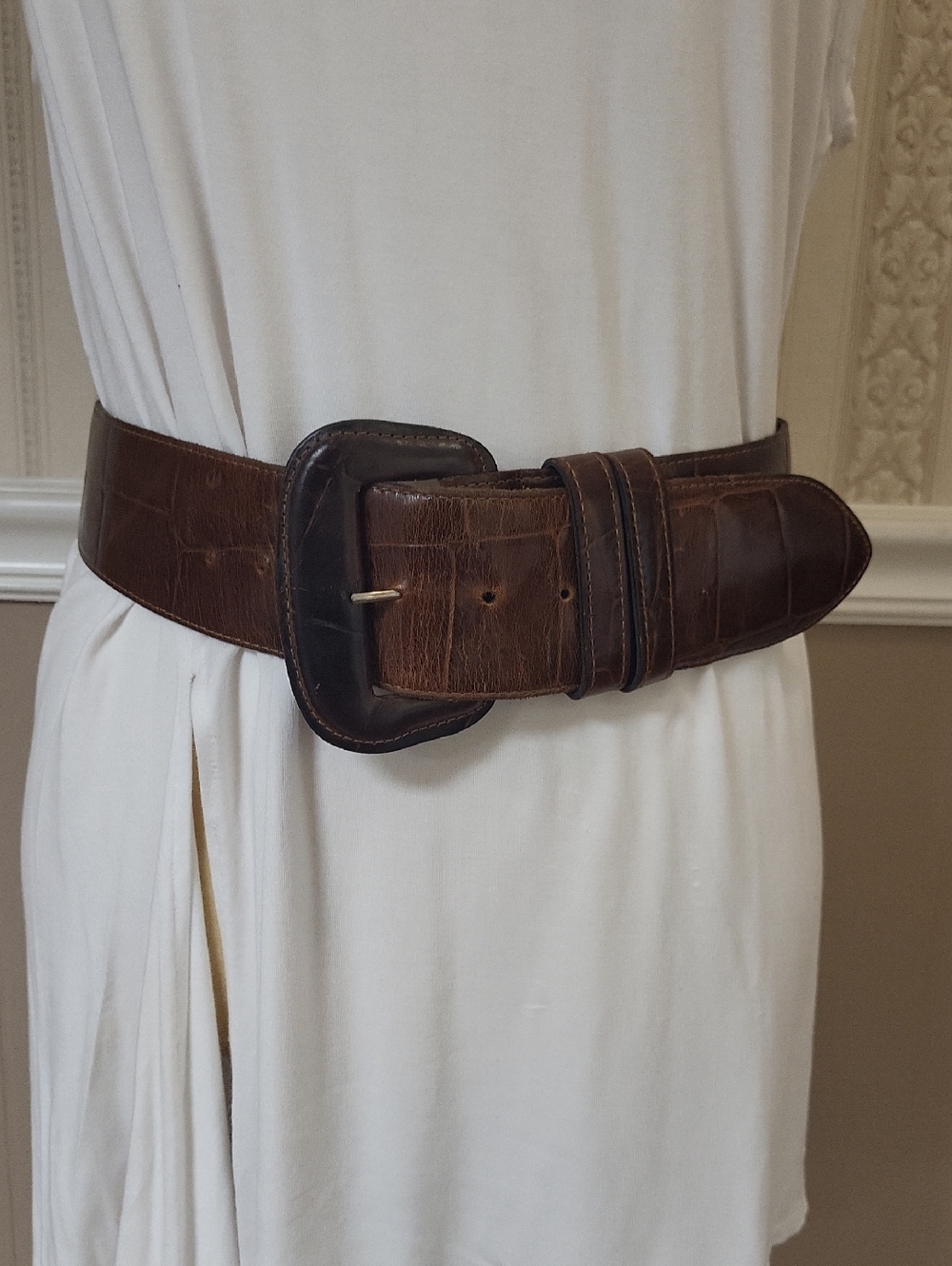 ALLIGATOR Brown Leather Women's Belt with Wide Buckle, Small